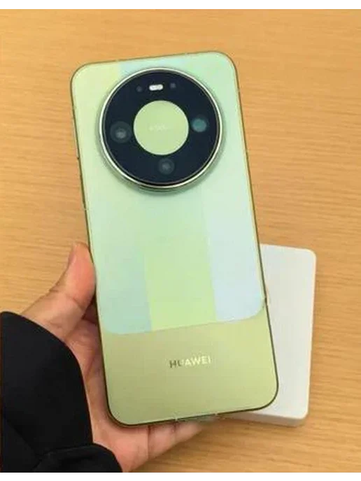 Смартфон HUAWEI Mate 90 12/1024 ГБ, зеленый